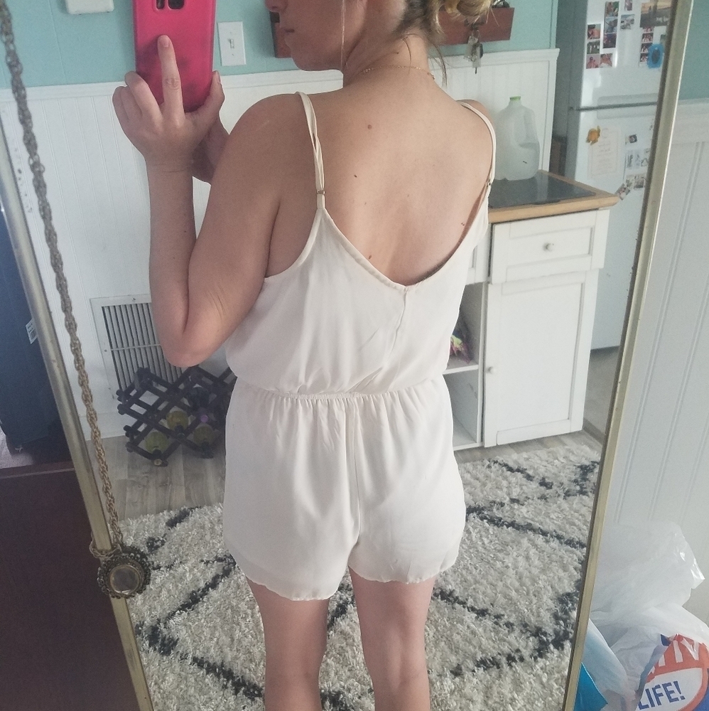 Forever 21 Off-white romper - Picture 2 of 4